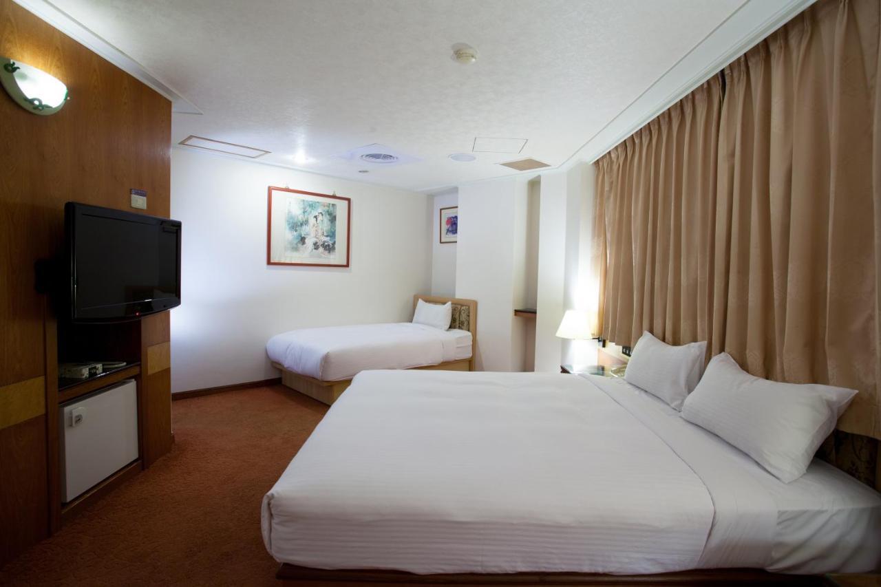 Hara Zuru Hotel Taoyuan Exterior photo