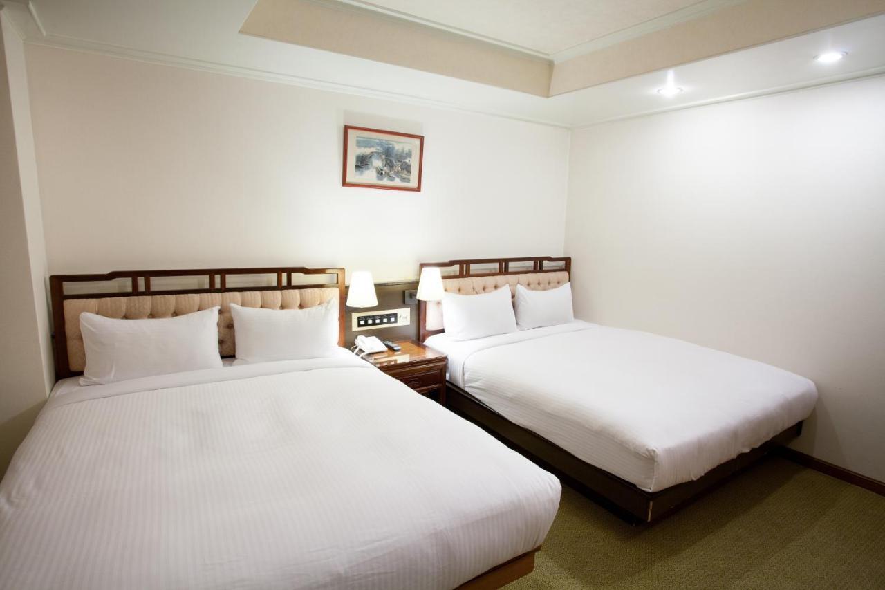 Hara Zuru Hotel Taoyuan Exterior photo